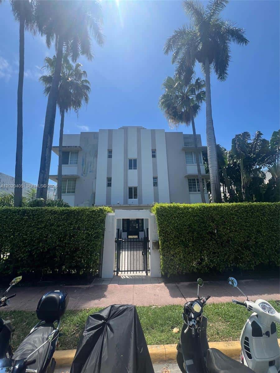 820 Euclid Ave # 303, Miami Beach FL 33139