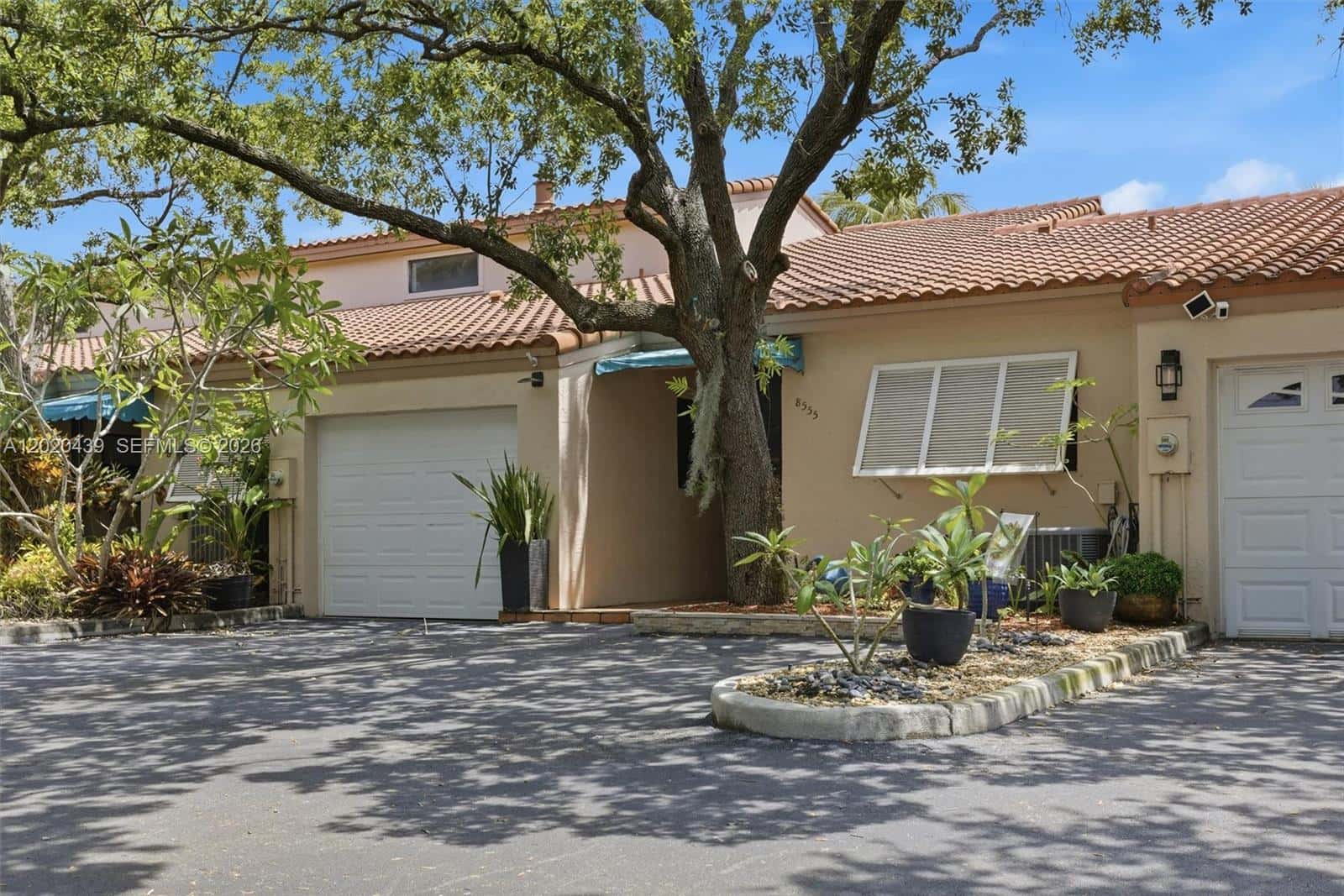 8555 Ardoch Rd, Miami Lakes FL 33016