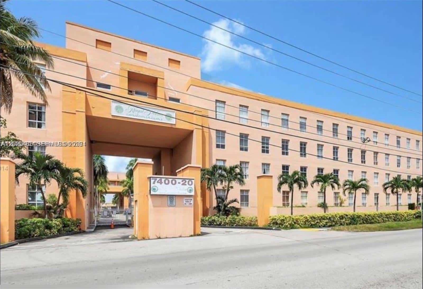7420 W 20th Ave # 446, Hialeah FL 33016