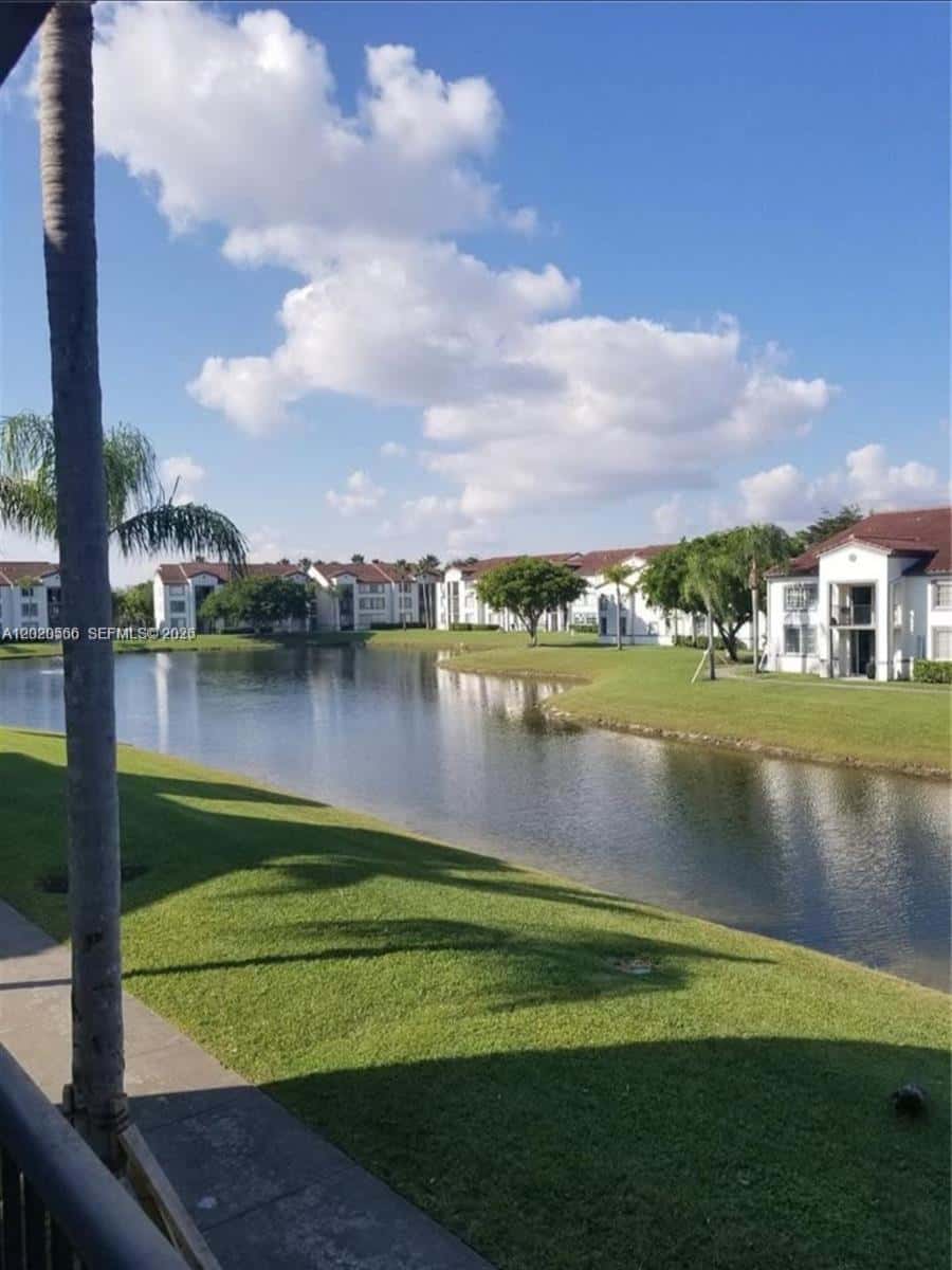 4360 NW 107th Ave # 208, Doral FL 33178