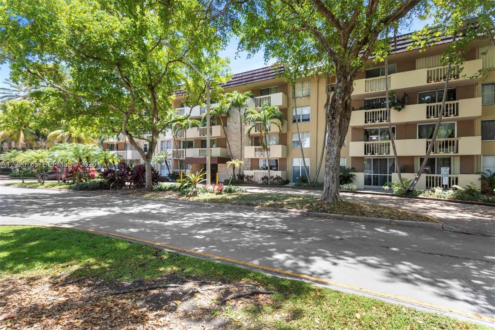 1800 Sans Souci Blvd # 227, North Miami FL 33181