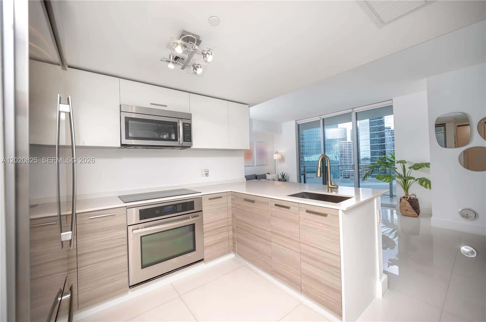 1300 Brickell Bay Dr # 1601, Miami FL 33131