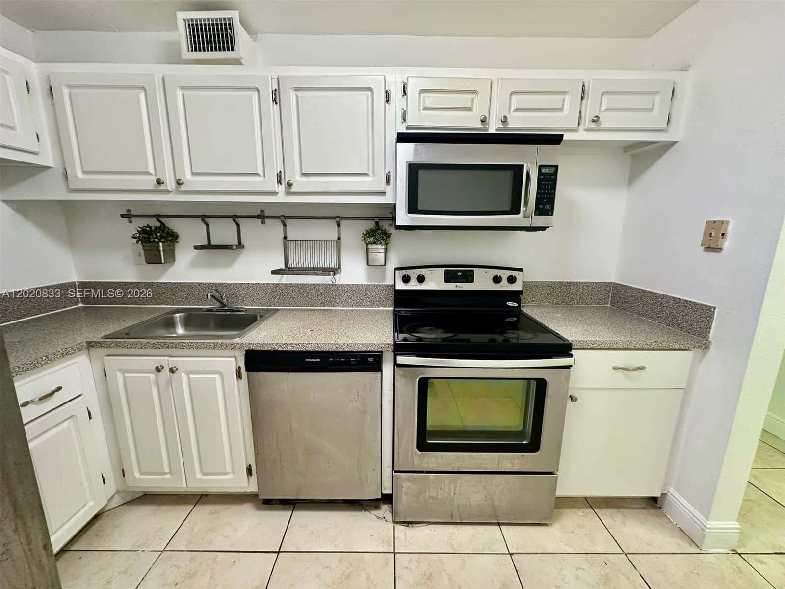1800 Sans Souci Blvd # 410, North Miami FL 33181