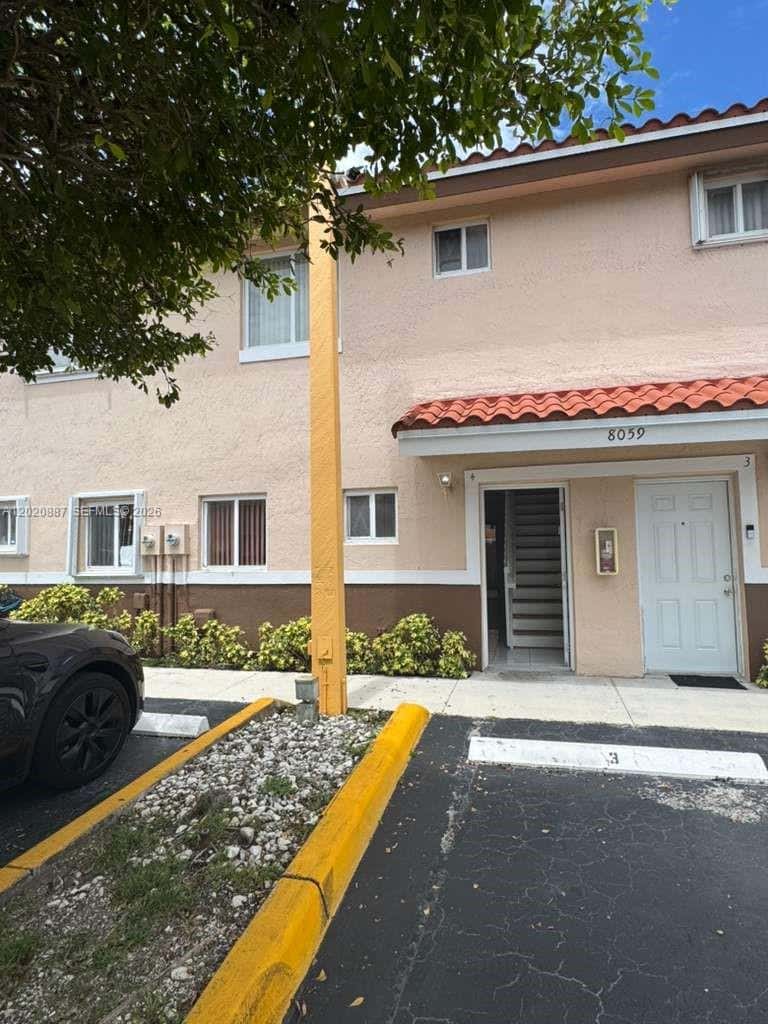 8059 NW 8th St # 4, Miami FL 33126