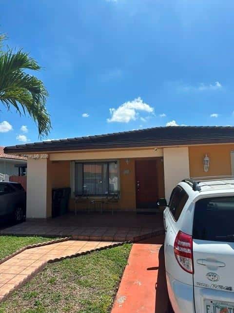 7845 W 5th Ln, Hialeah FL 33014