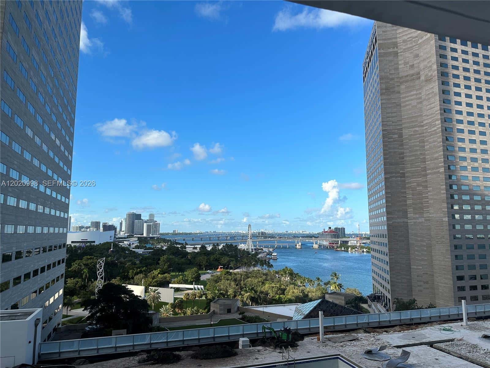 325 S BISCAYNE BL # 1516, Miami FL 33131