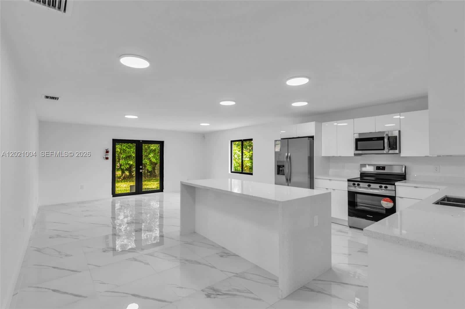 152 NW 18th St, Homestead FL 33030