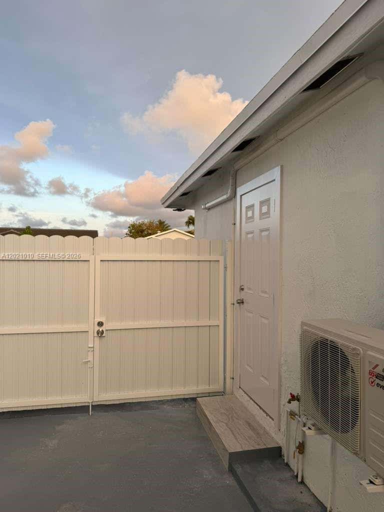 19316 SW 121st Ave # 1, Miami FL 33177