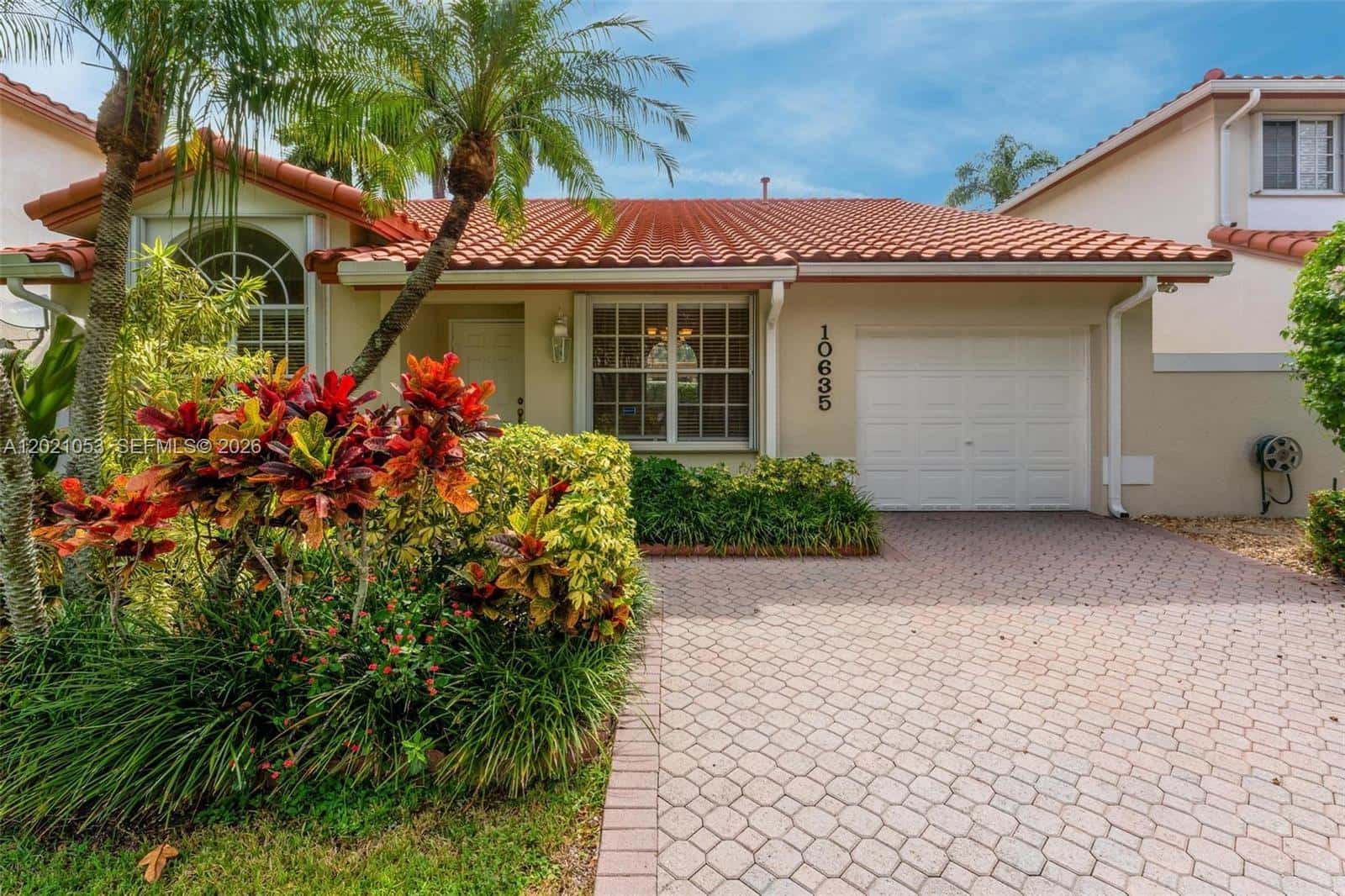 10635 NW 54th St, Doral FL 33178