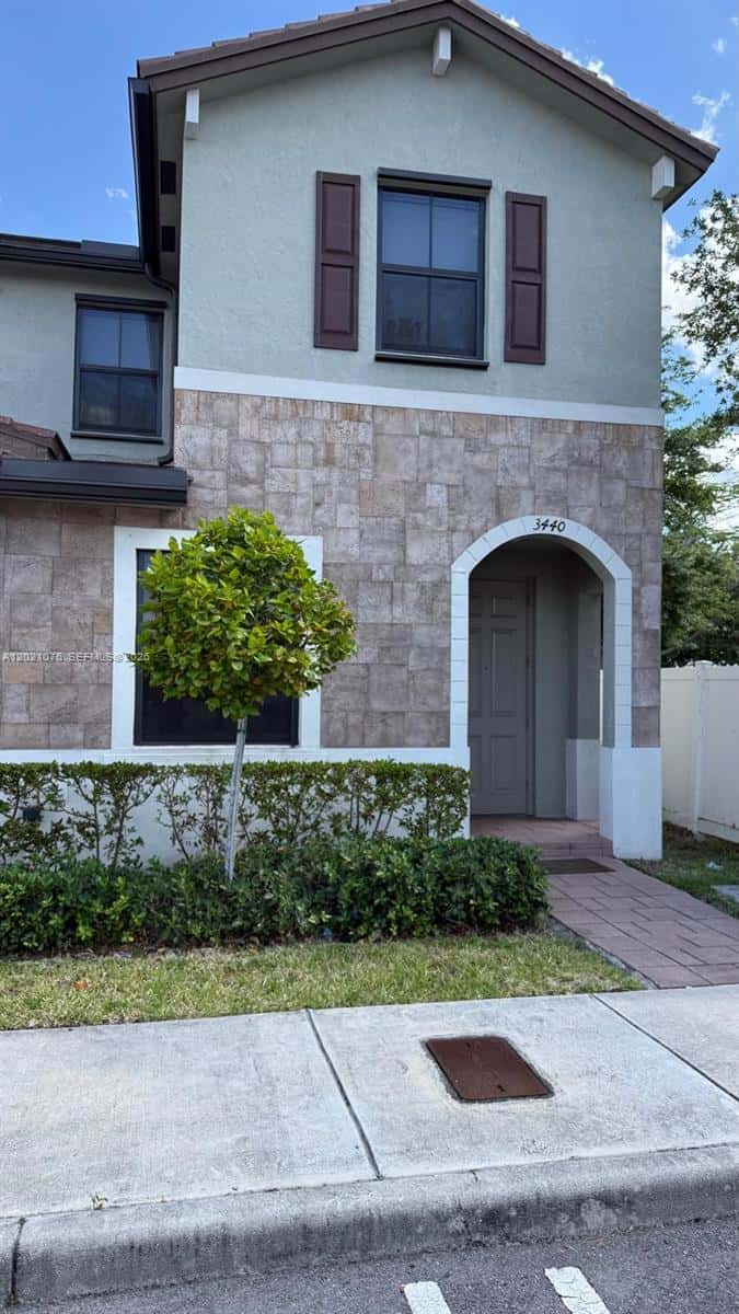3440 W 111th Pl, Hialeah FL 33018
