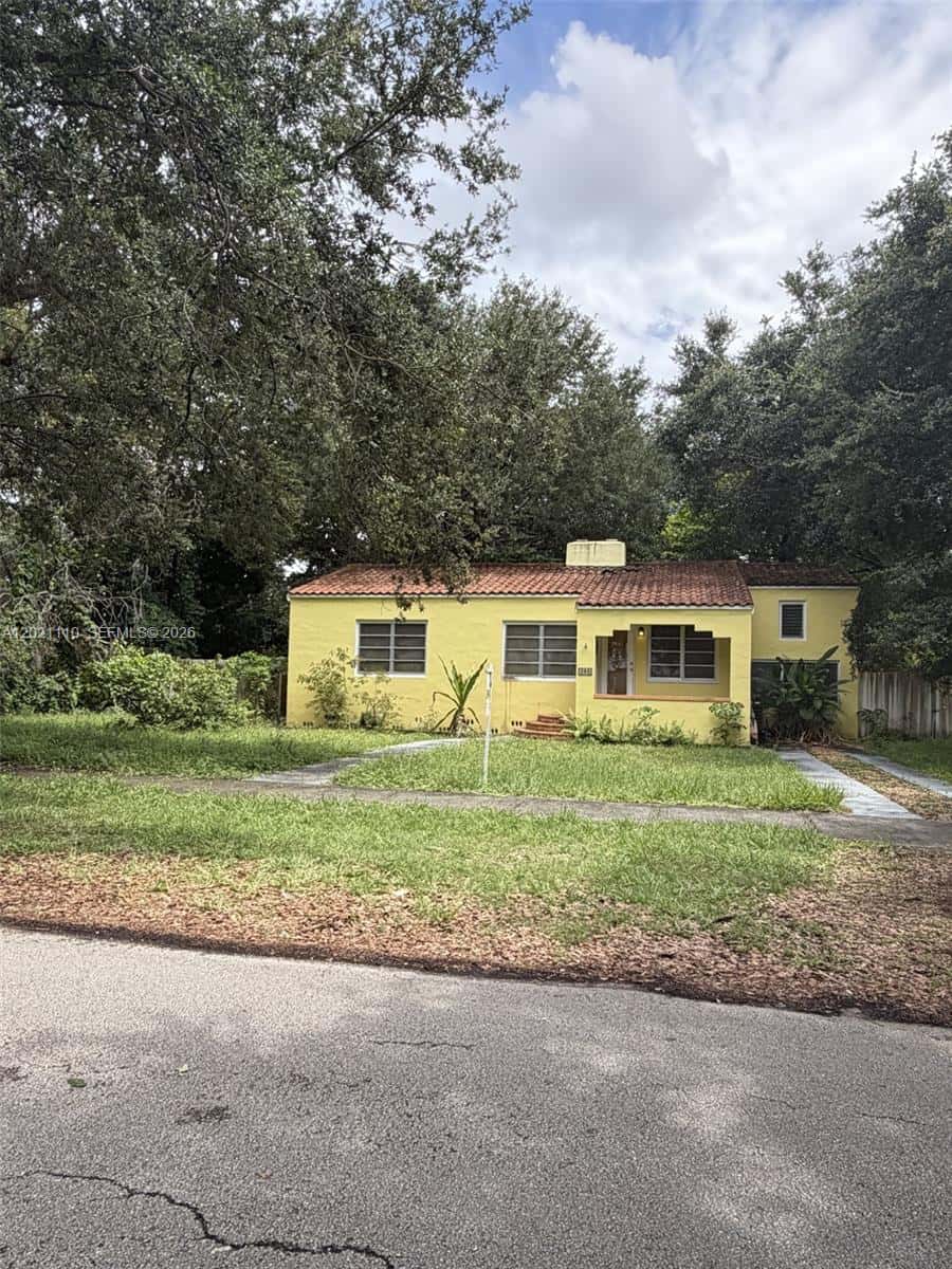 260 Hibiscus Dr, Miami Springs FL 33166