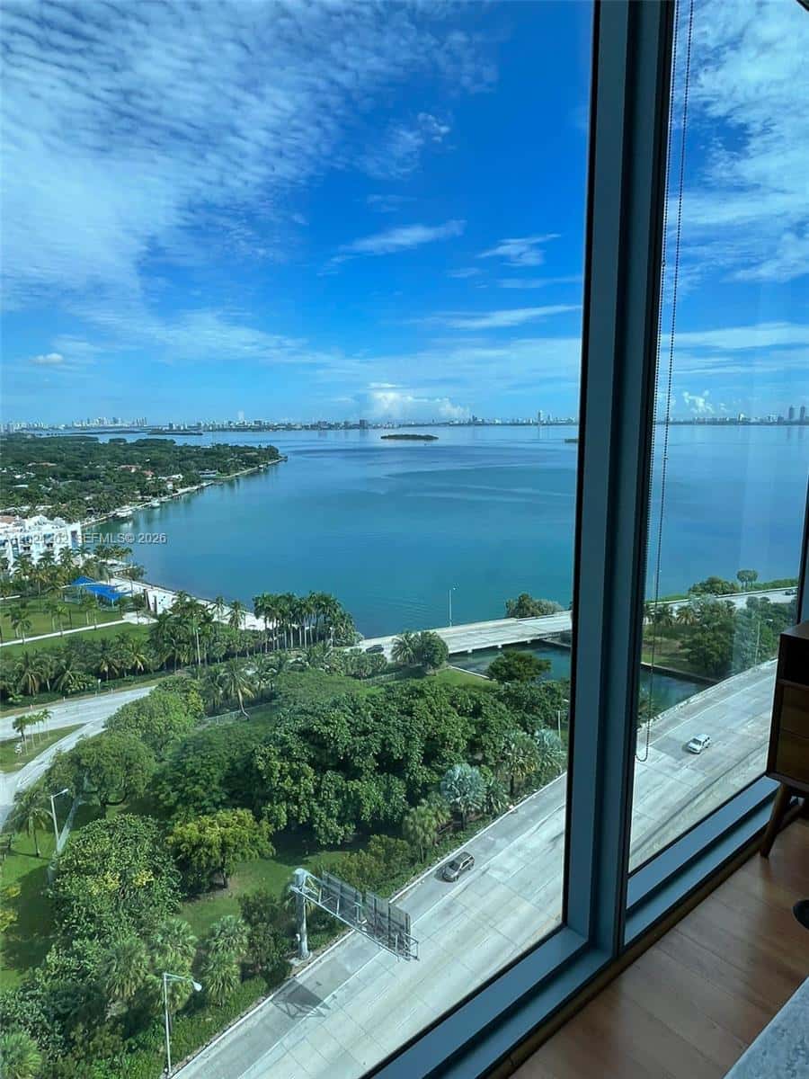 601 NE 36th St # 1805, Miami FL 33137