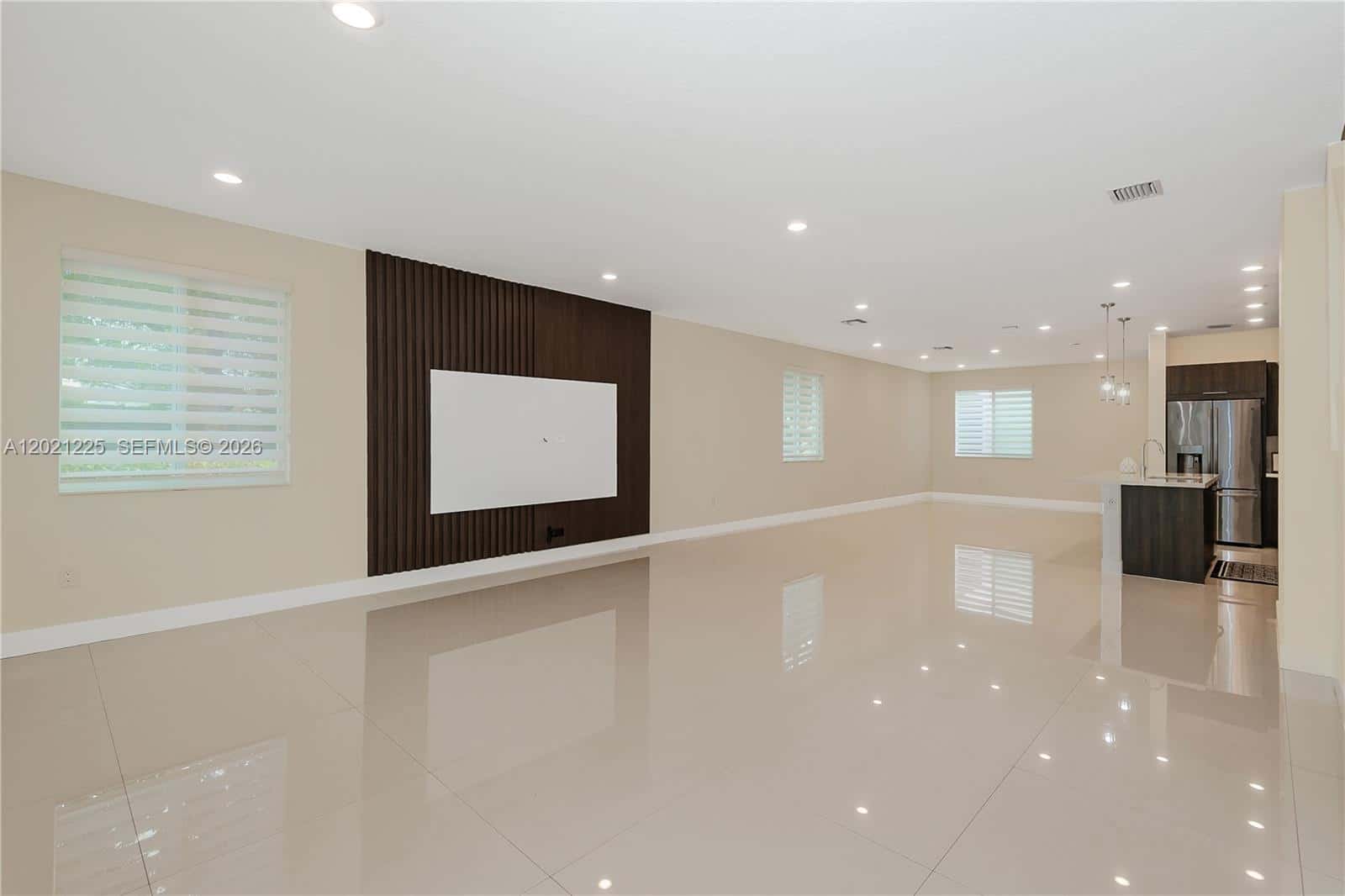 6681 NW 104th Ave, Doral FL 33178