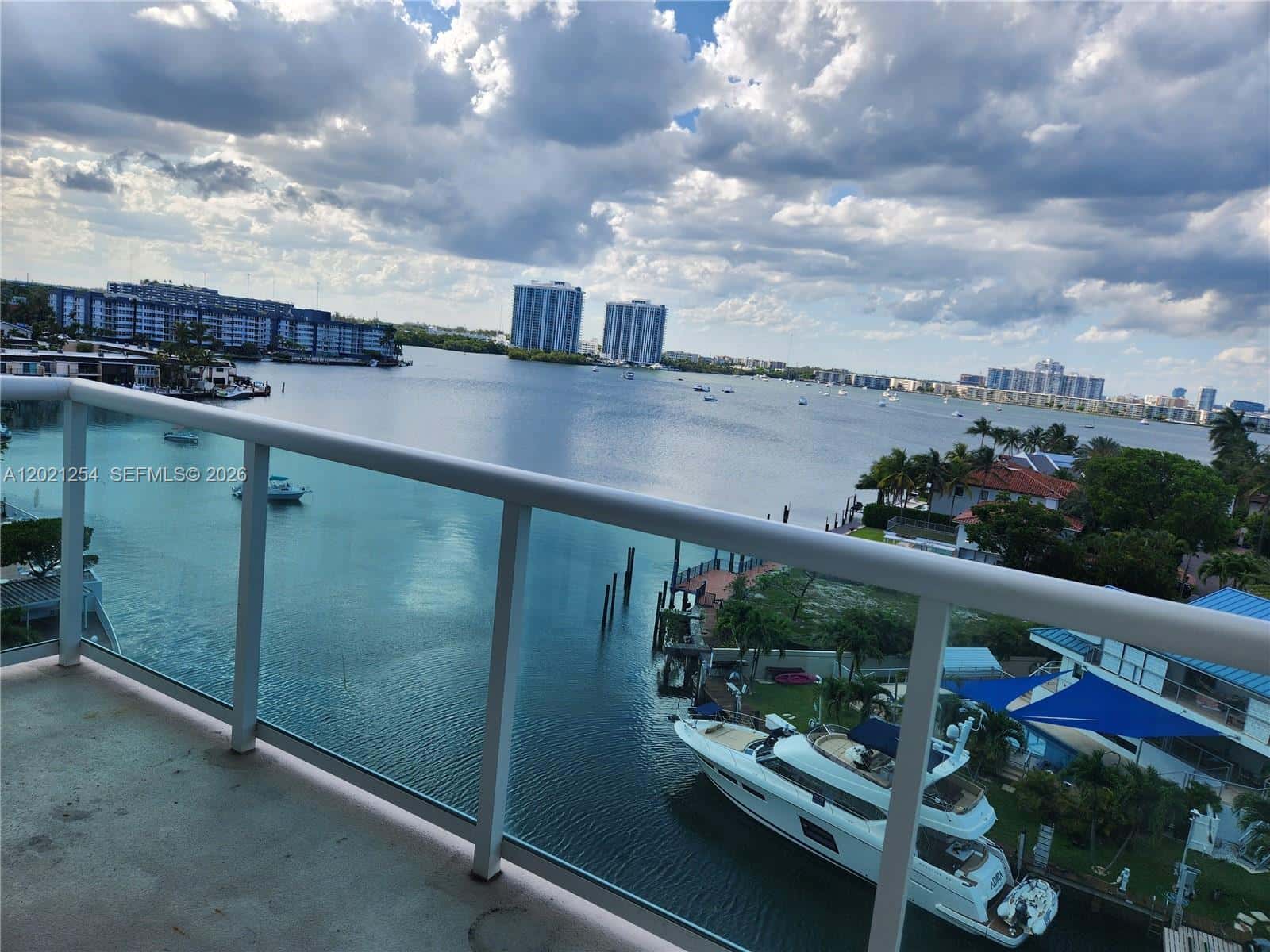 2841 NE 163rd St # 815, North Miami Beach FL 33160