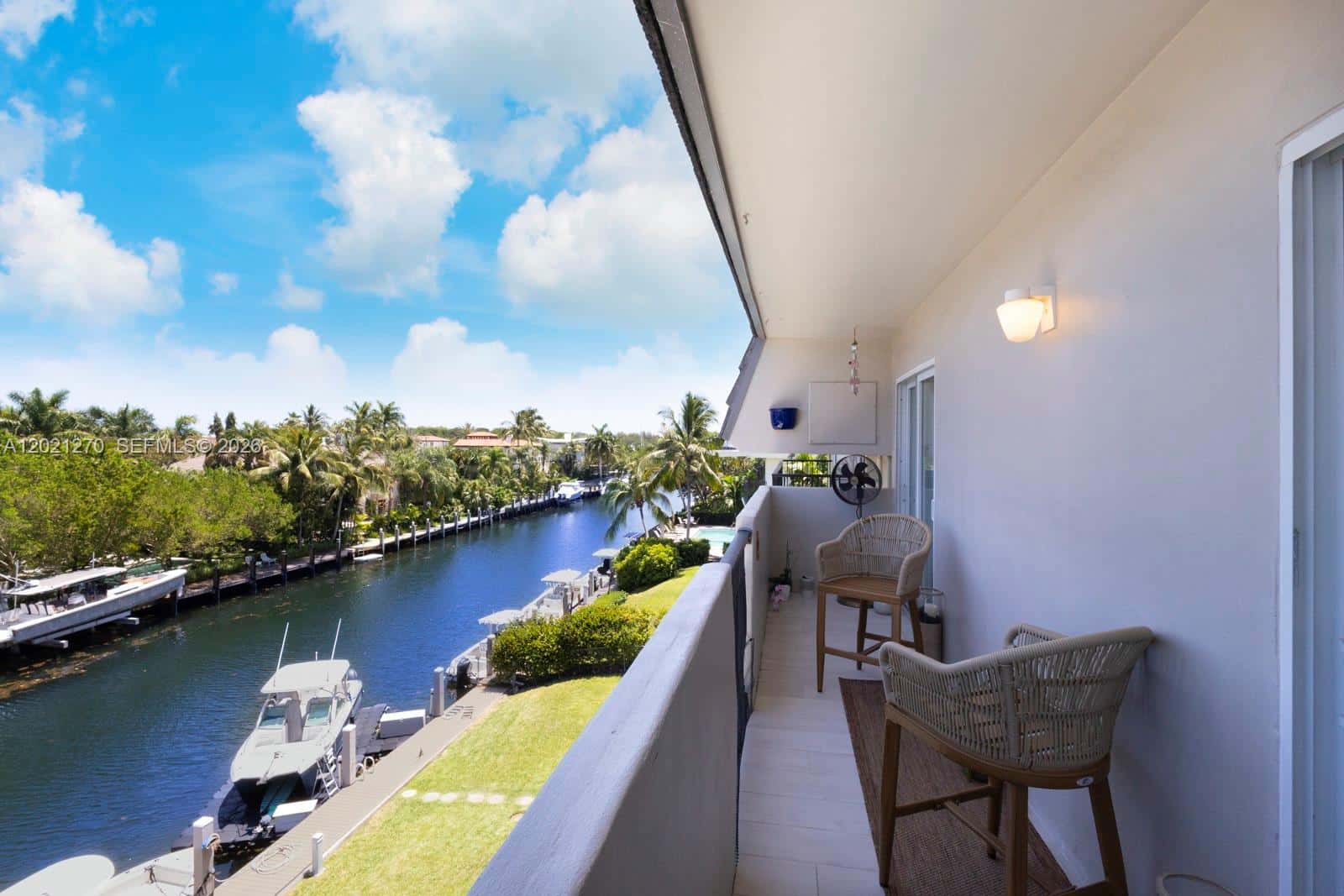 6815 Edgewater Dr # 307, Coral Gables FL 33133