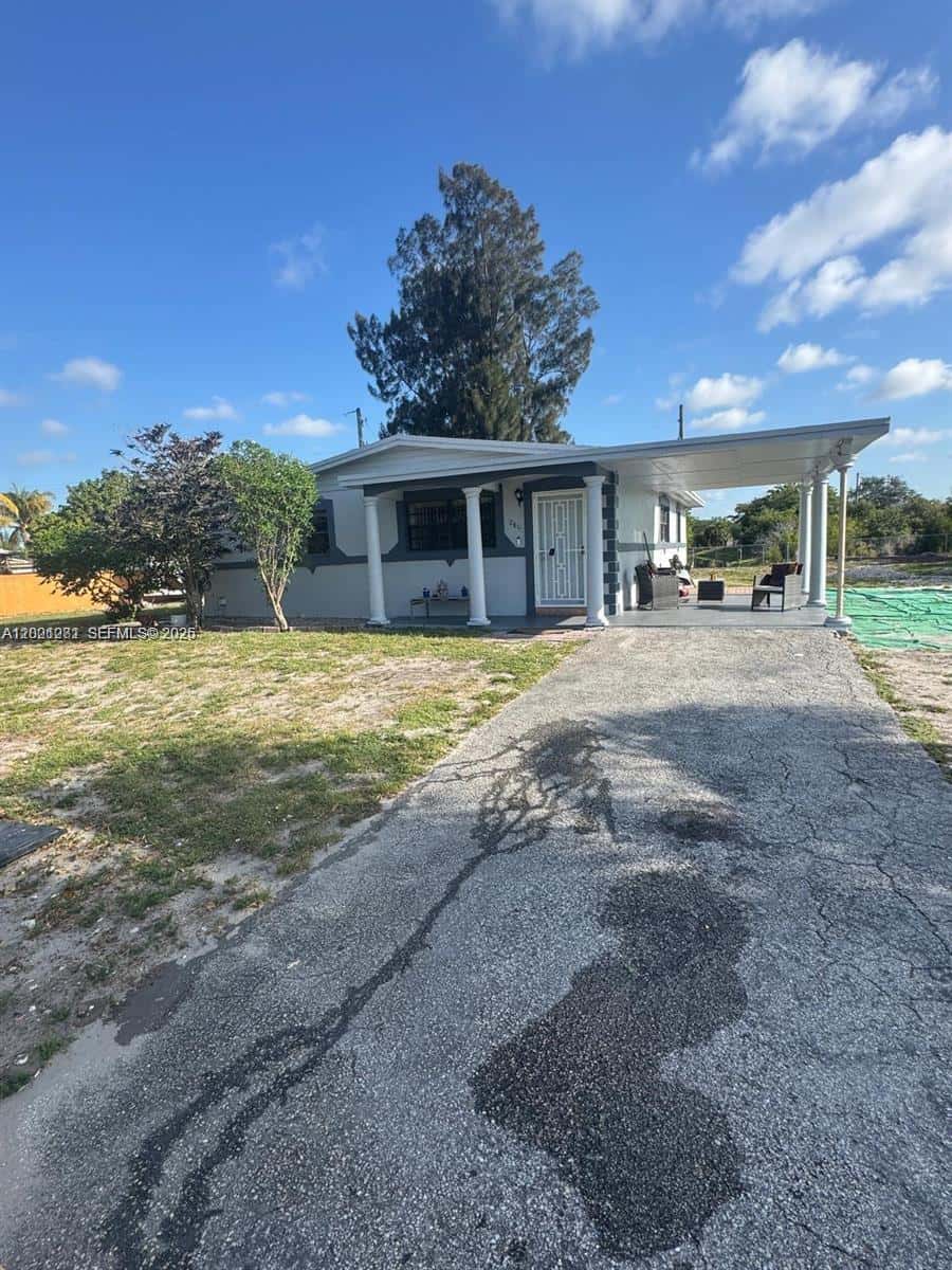 2801 NW 183rd St, Miami Gardens FL 33056