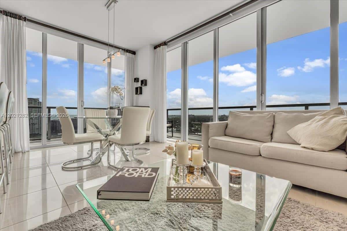 79 SW 12th St, Miami FL 33130