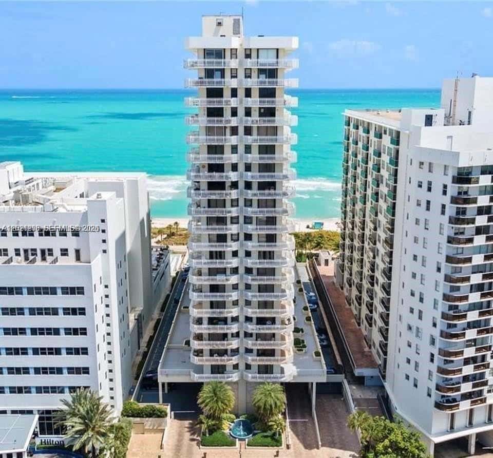 6061 Collins Ave # 11B, Miami Beach FL 33140