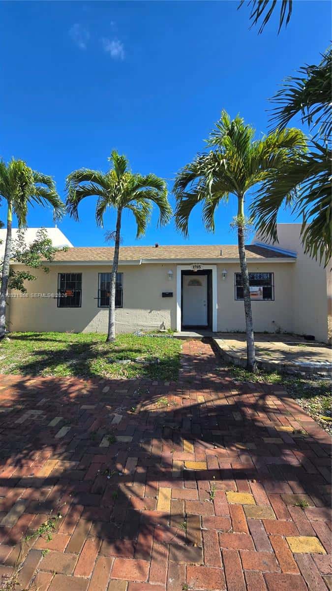 2705 NW 204th Ln, Miami Gardens FL 33056