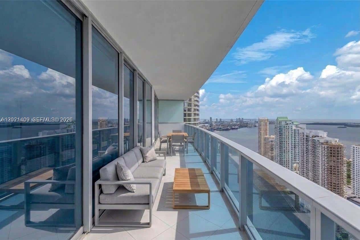 200 Biscayne Boulevard Way # 5004, Miami FL 33131
