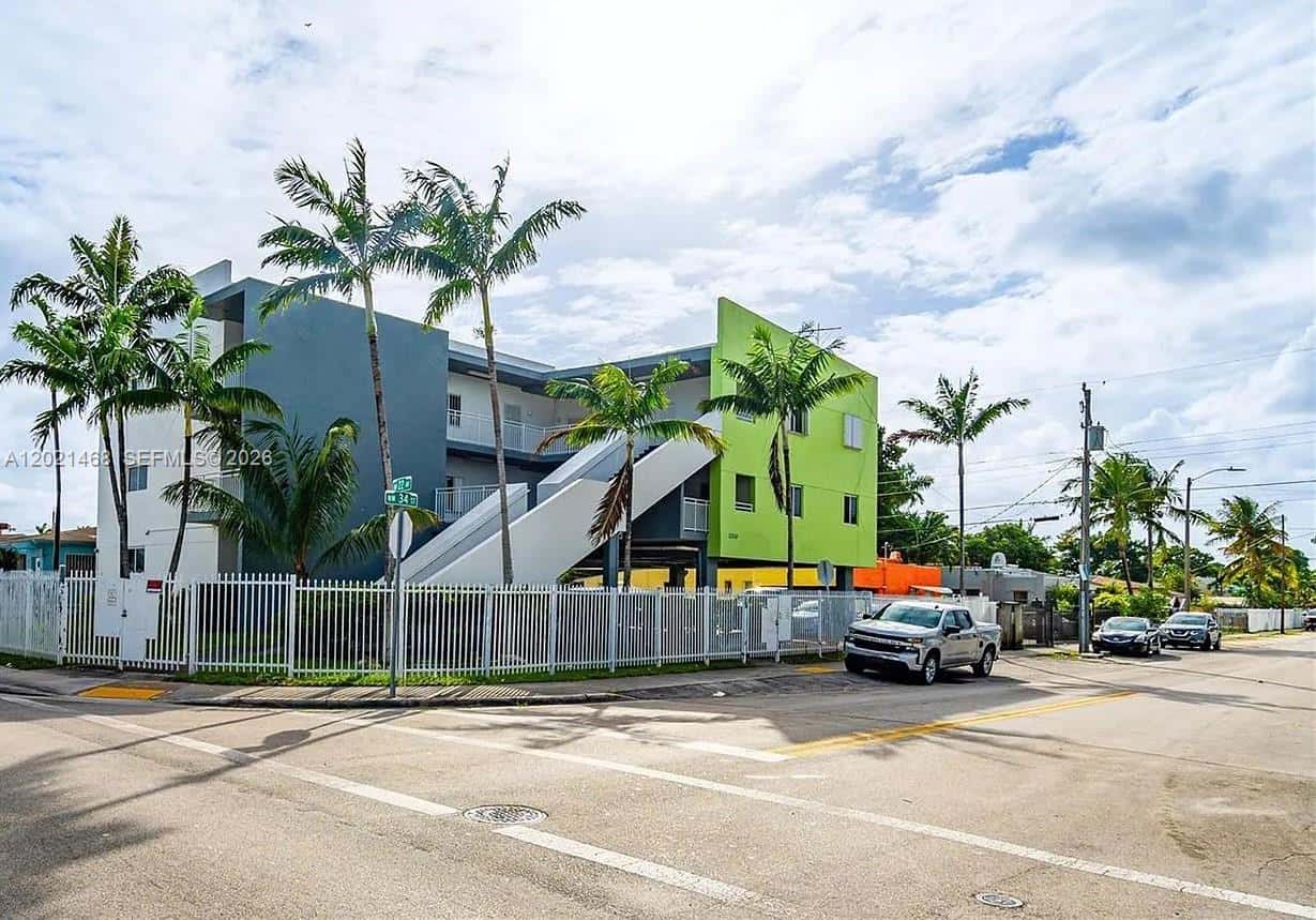 2210 NW 34th St # 101, Miami FL 33142