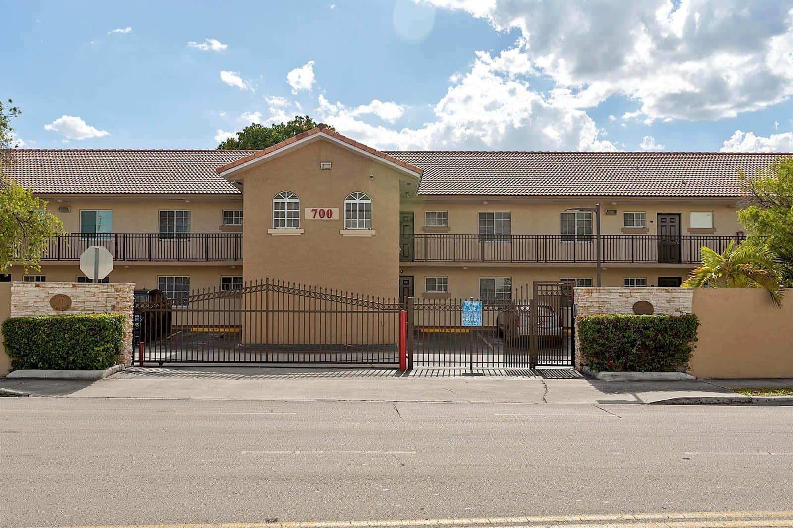 700 SE 9th Court # 206, Hialeah FL 33010