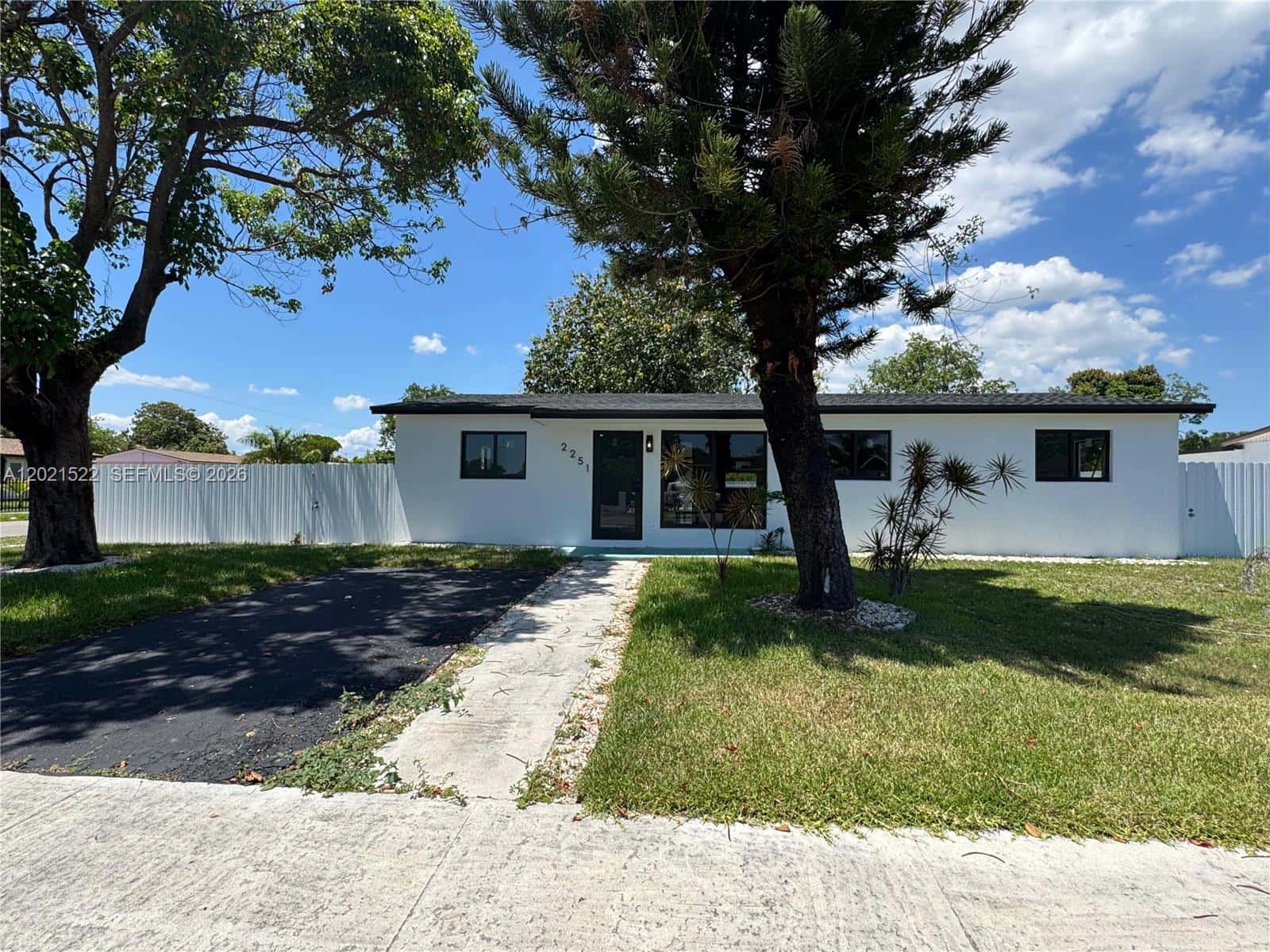 2251 NW 193rd Ter, Miami Gardens FL 33056