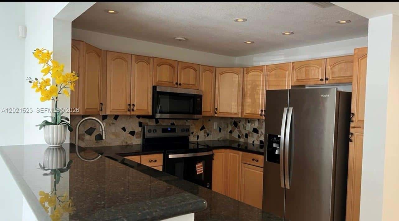 9159 SW 77th Ave # 101, Miami FL 33156