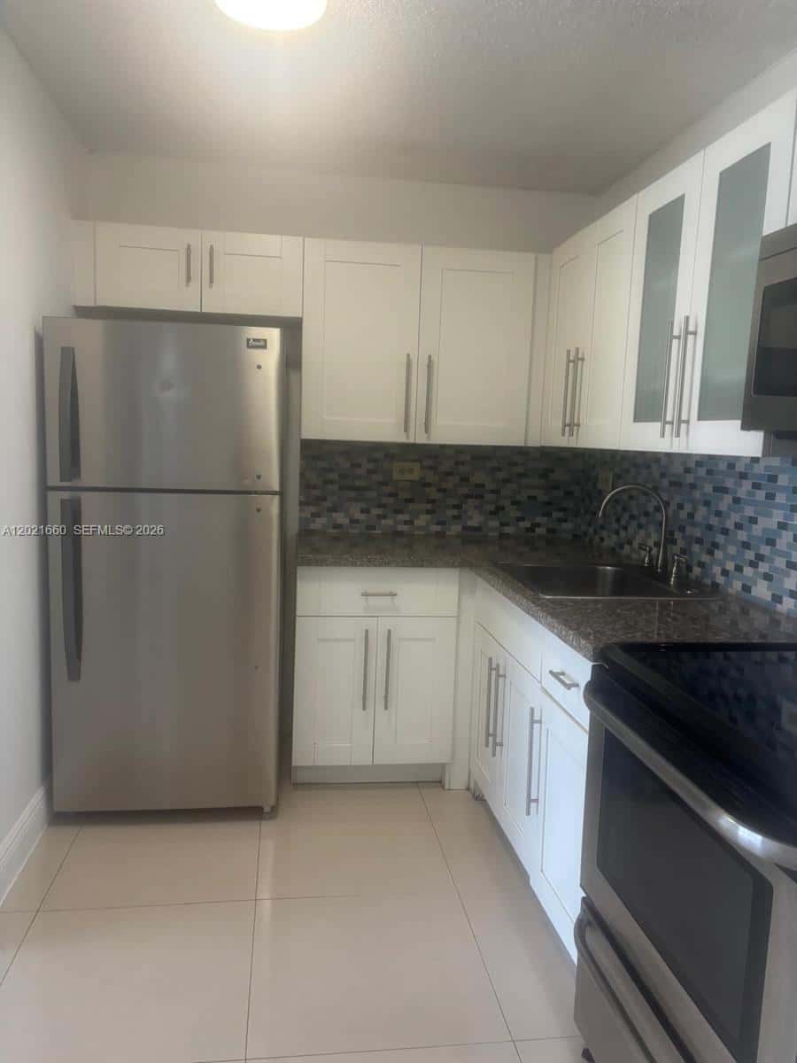 7120 NW 179th St # 106, Hialeah FL 33015