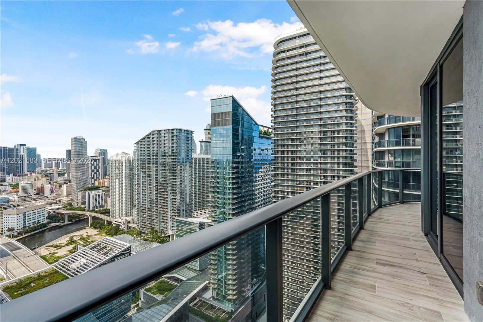55 SW 9th St # 4001, Miami FL 33130