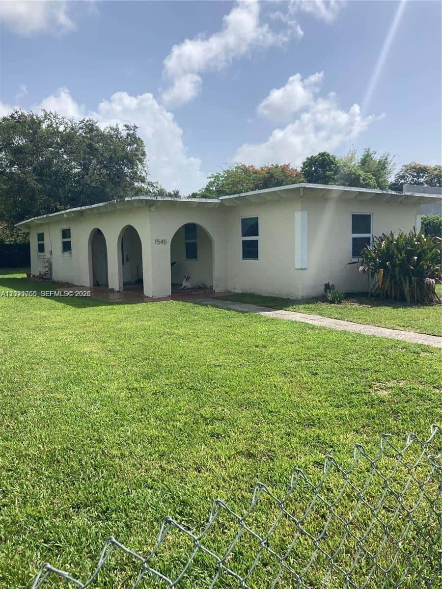 1545 NE 128th St, North Miami FL 33161