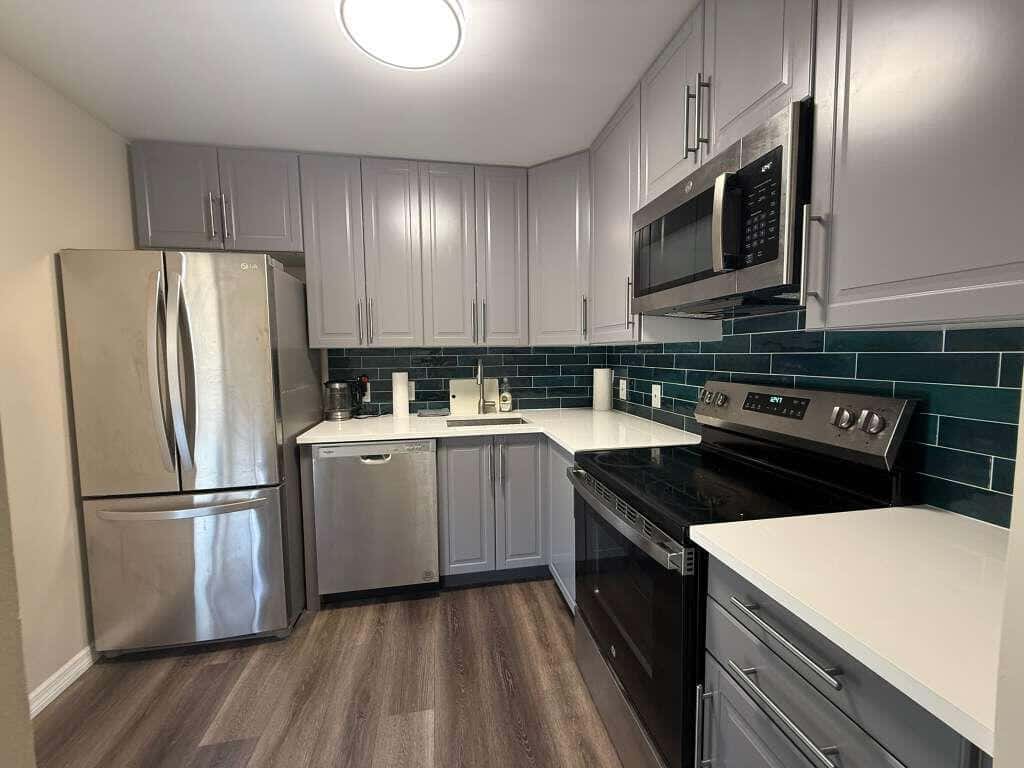 3301 N Country Club Drive Unit 209, Miami FL 33180