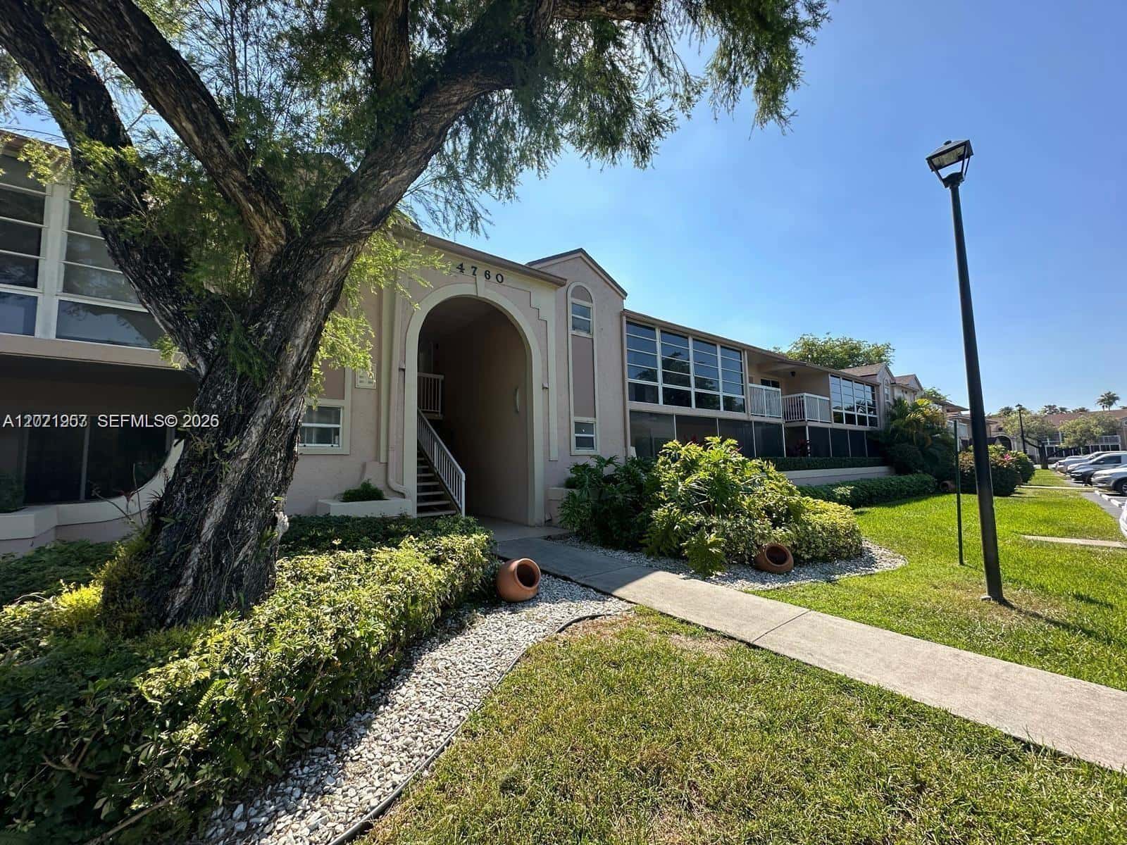 4760 NW 102nd Ave # 12, Doral FL 33178