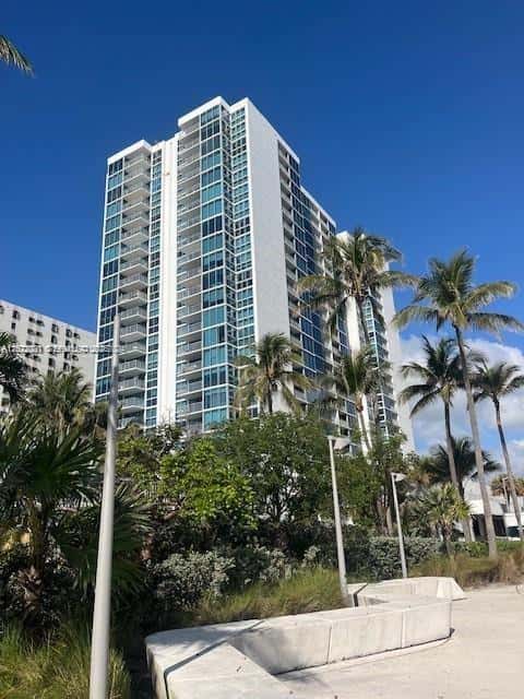 2655 Collins Ave # 2302, Miami Beach FL 33140