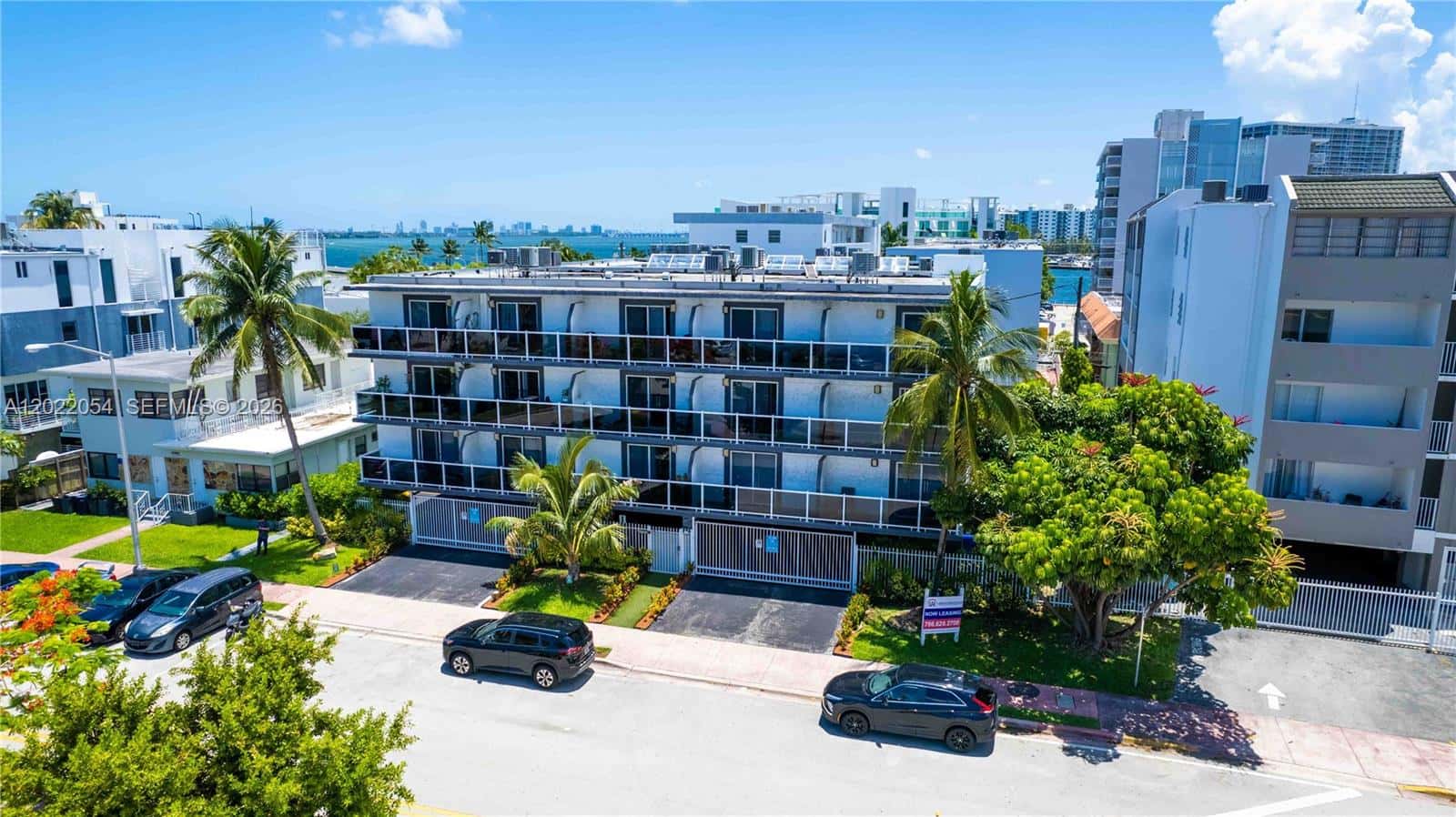 1986 Biarritz Dr # 101, Miami Beach FL 33141