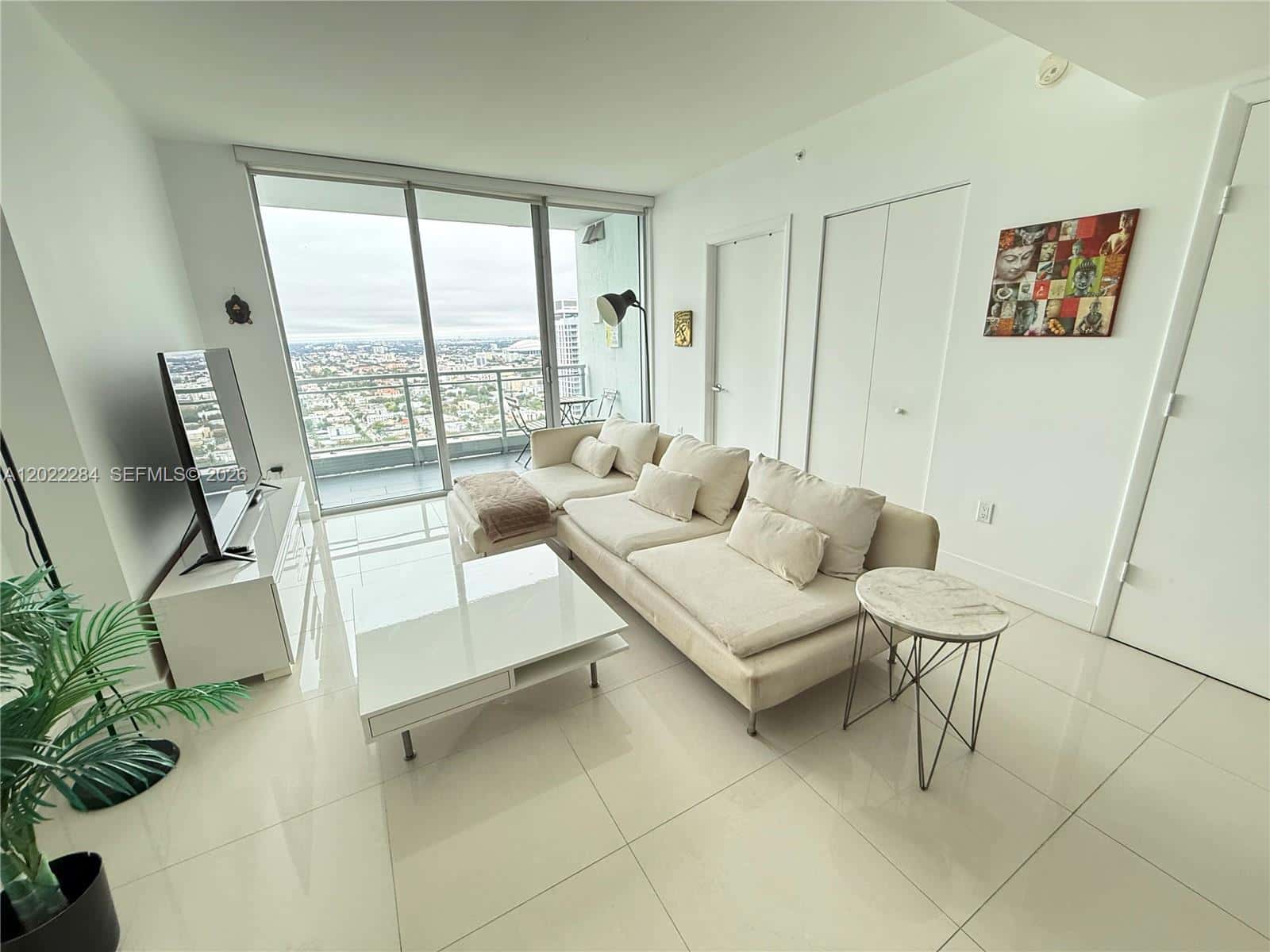92 SW 3rd St # 3709, Miami FL 33130