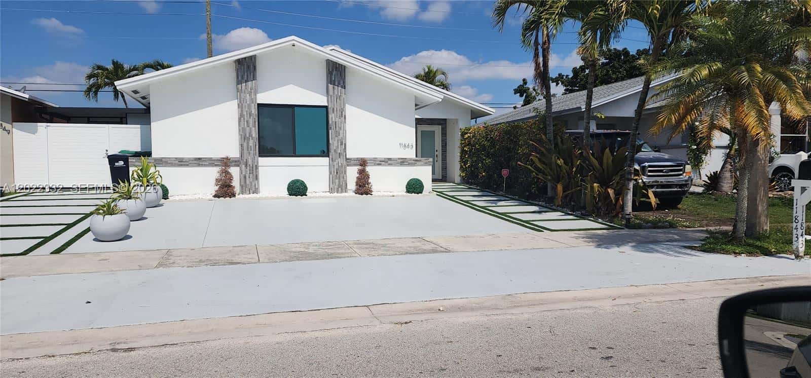 11843 SW 208 TERR, Miami FL 33177
