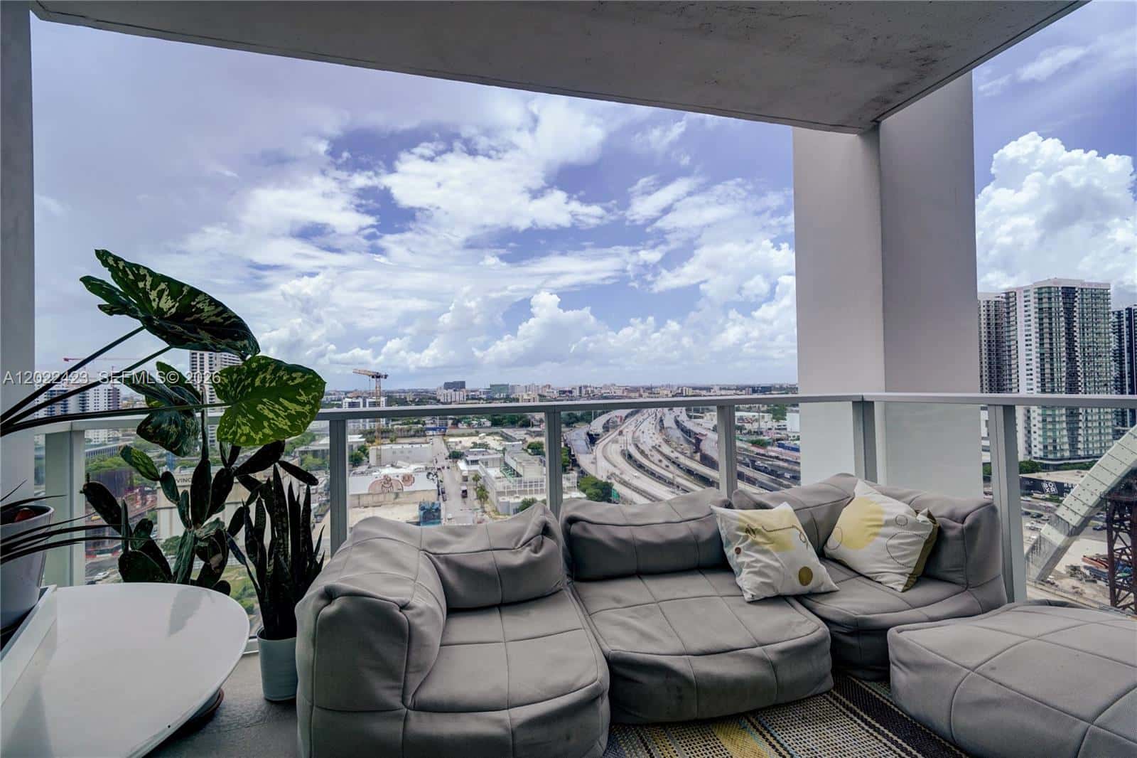 1040 Biscayne Blvd # 1606, Miami FL 33132