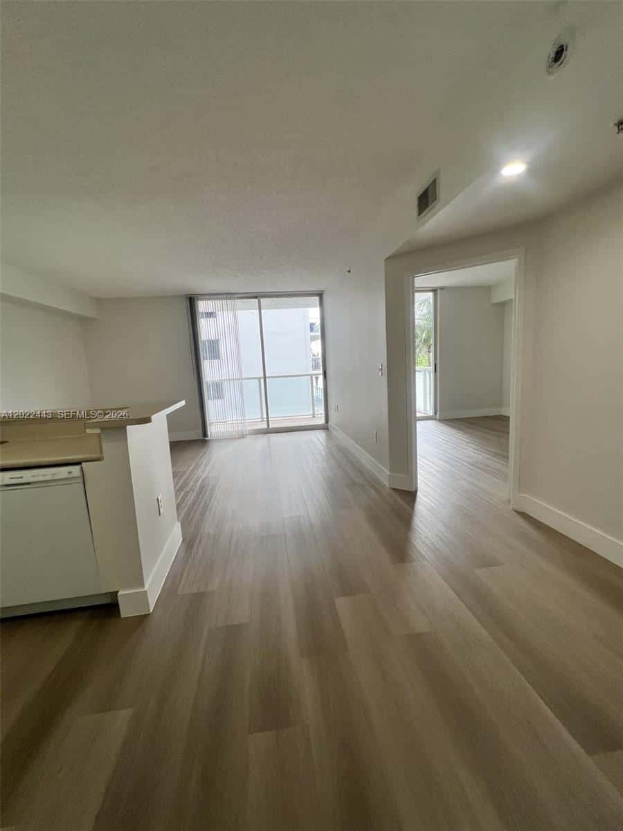 5085 NW 7th St # 503, Miami FL 33126