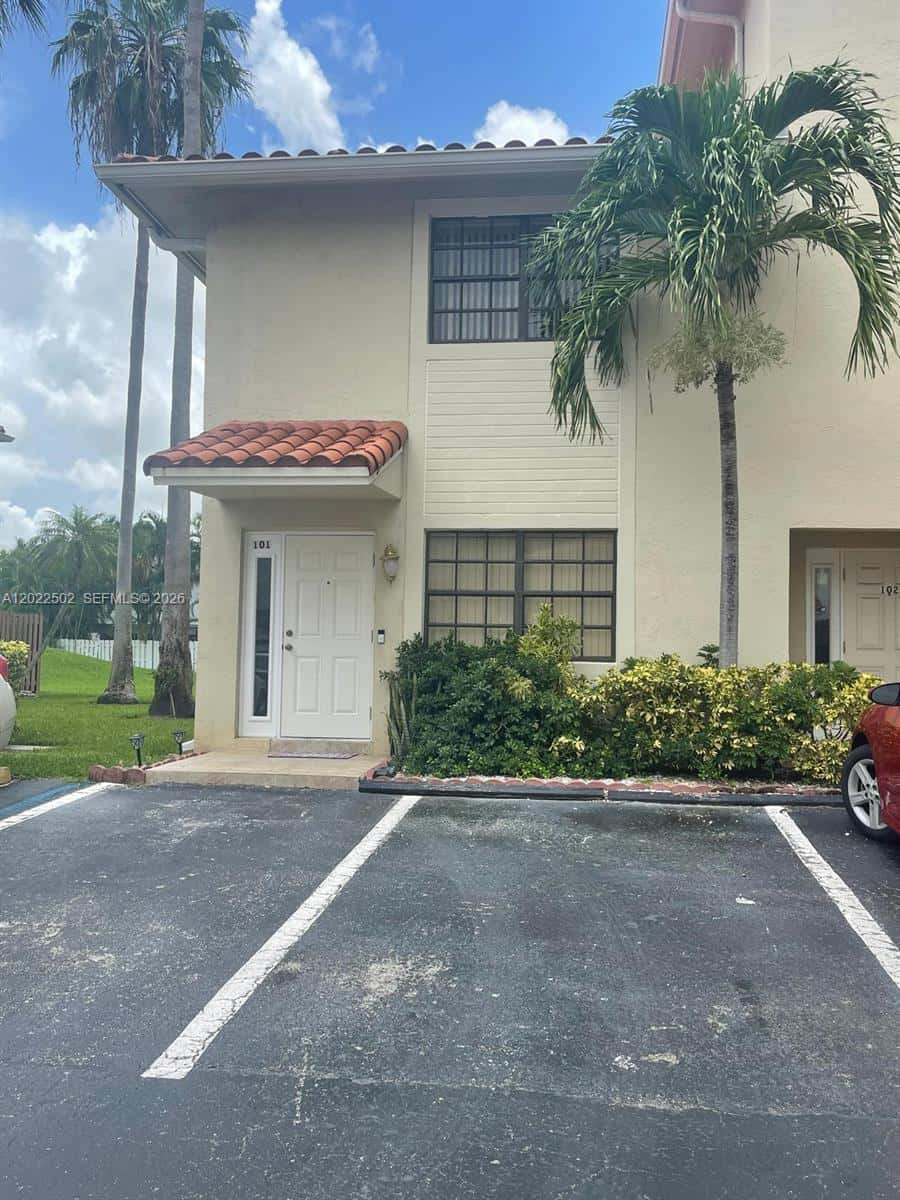 9880 Hammocks Blvd # 43, Miami FL 33196