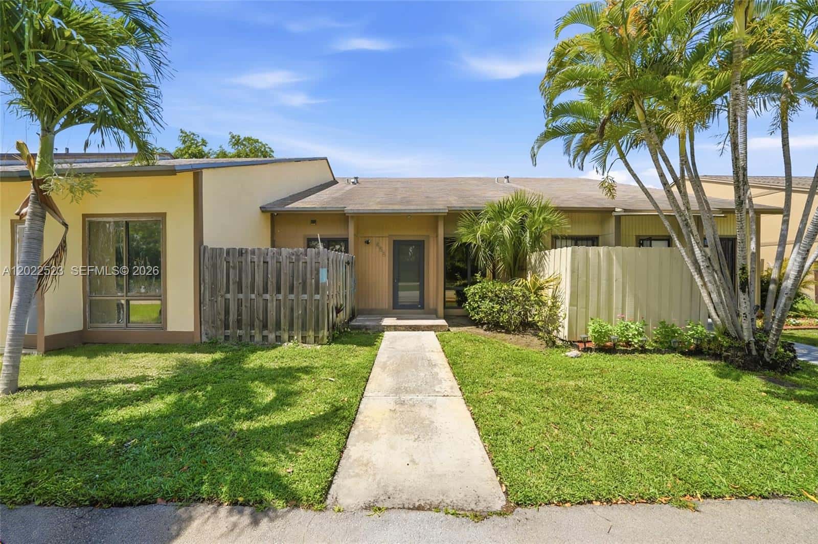 455 NE 210th Ter, Miami FL 33179