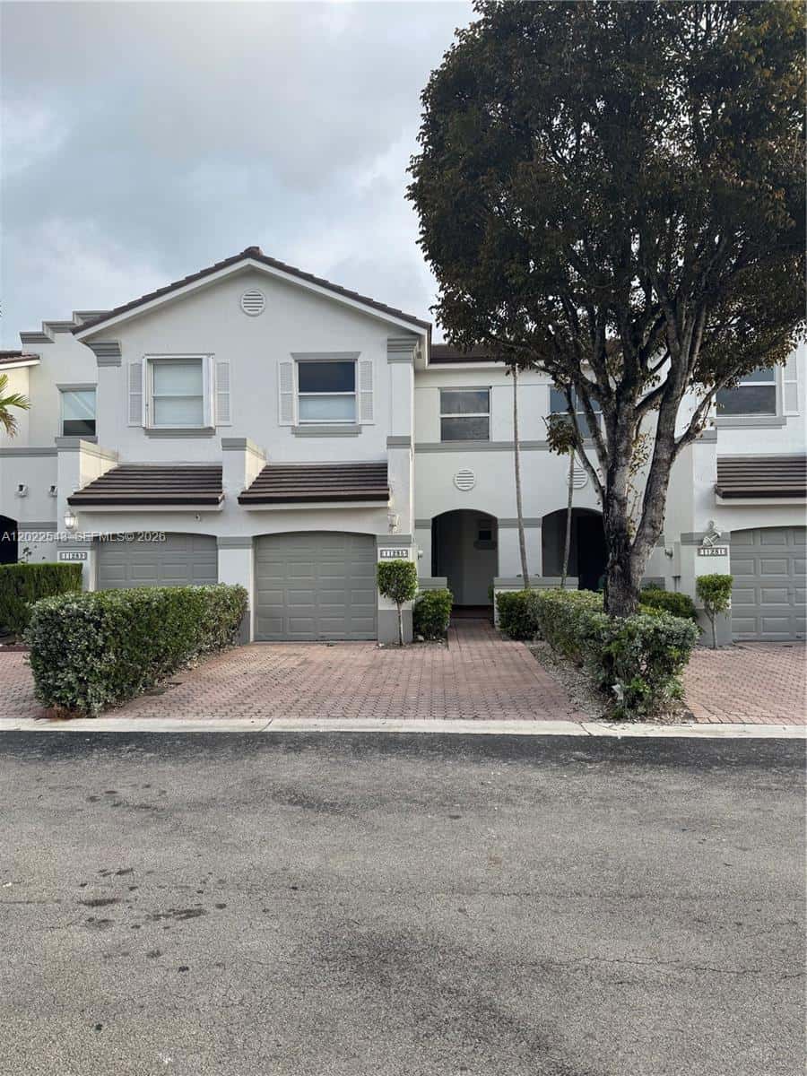 11285 NW 42nd Ter, Doral FL 33178