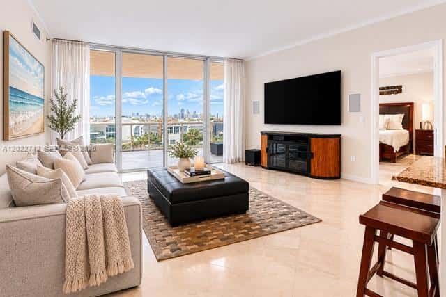 400 Alton Rd # 907, Miami Beach FL 33139