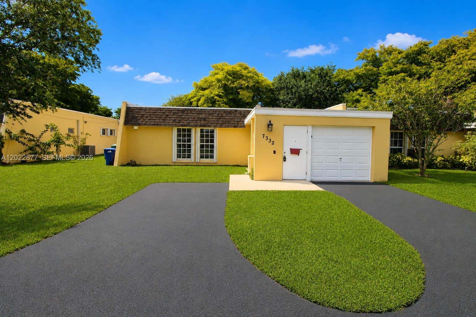 7332 Bay Hill Dr, Hialeah FL 33015