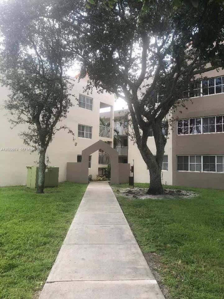 6155 NW 186th St # 209, Hialeah FL 33015