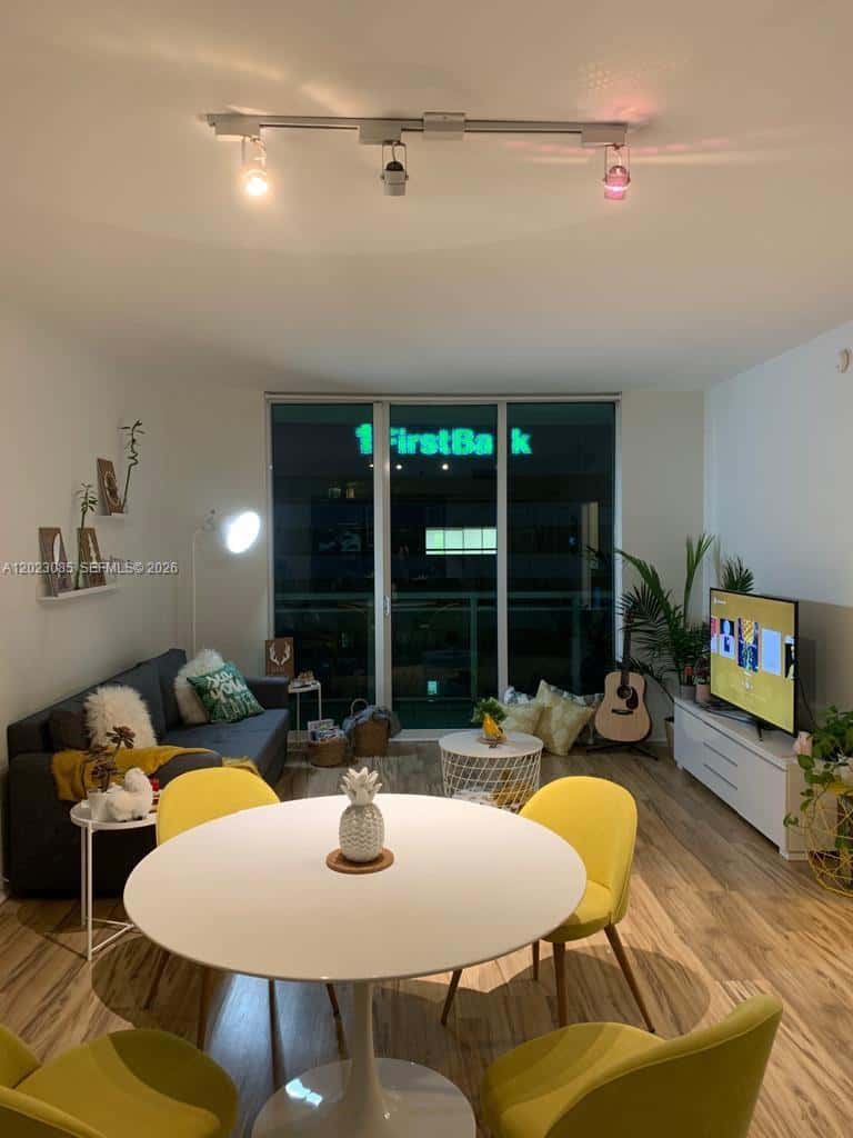 951 Brickell Ave # 1503, Miami FL 33131