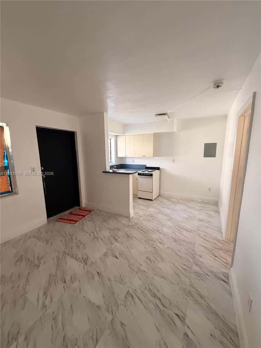154 W 26th St # 2, Hialeah FL 33010