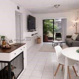 9800 Hammocks Blvd # 12, Miami FL 33196