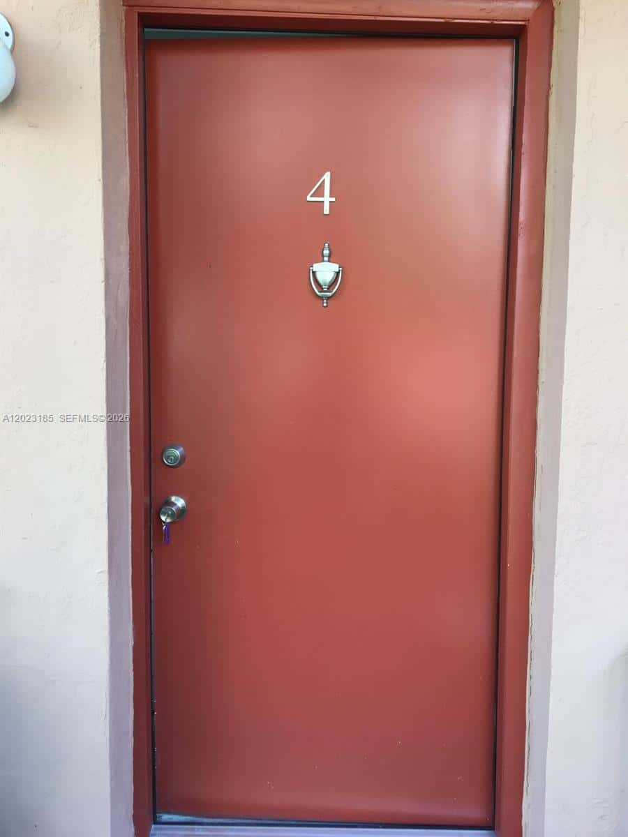 520 SW 4th St # 4, Miami FL 33130