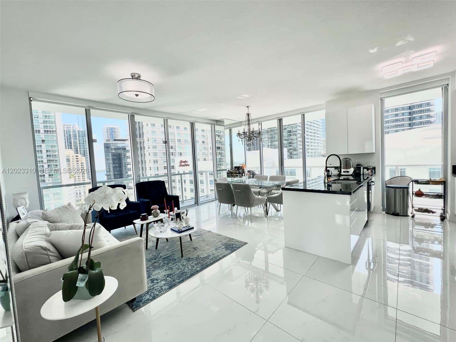 79 SW 12th St # 1806, Miami FL 33130